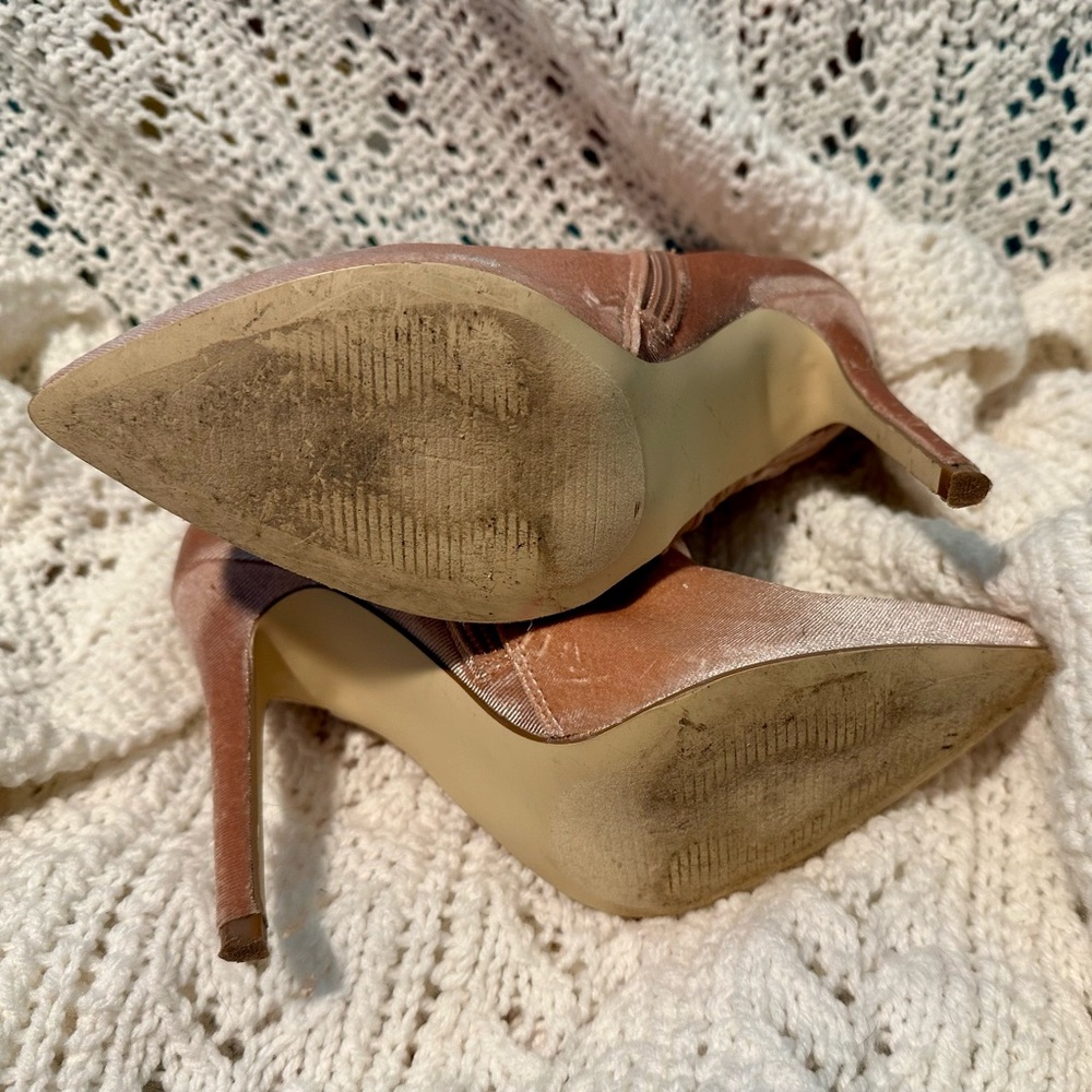Heels - Picture 4 of 4